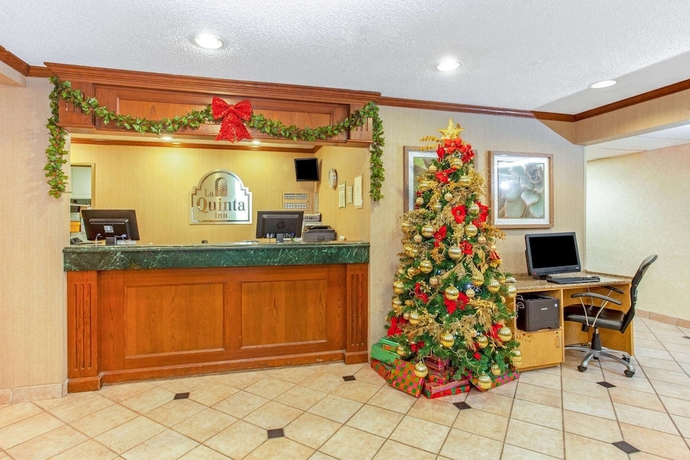 Imagen de los interiores del Hotel La Quinta Inn By Wyndham Milwaukee Airport / Oak Creek. Foto 16