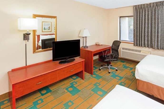 Imagen de la habitación del Hotel La Quinta Inn By Wyndham Milwaukee Airport / Oak Creek. Foto 10