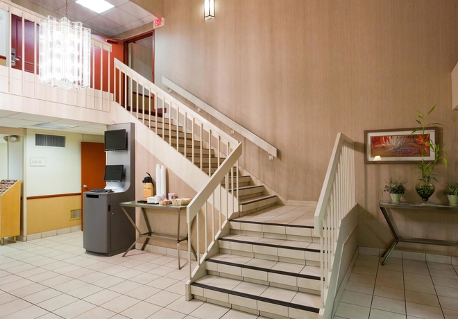 Imagen de los interiores del Hotel La Quinta Inn By Wyndham Minneapolis Airport Bloomington. Foto 19