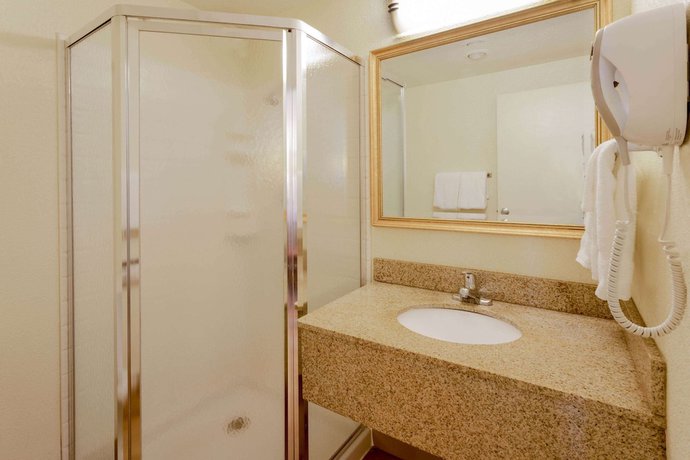 Imagen de la habitación del Hotel La Quinta Inn By Wyndham Minneapolis Airport Bloomington. Foto 13