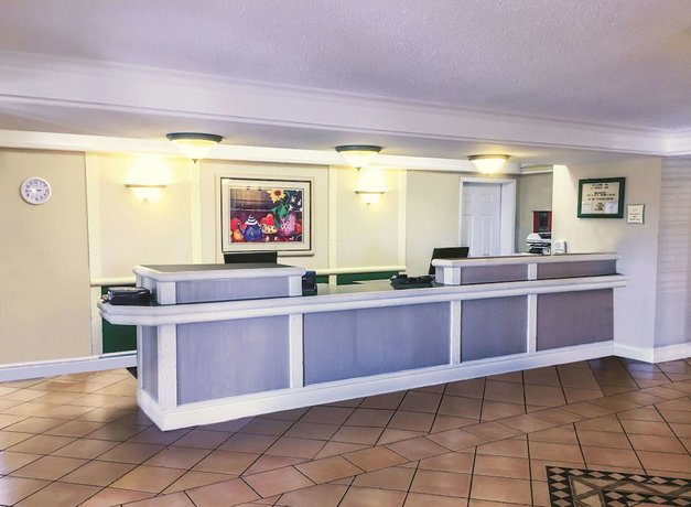 Imagen de los interiores del Hotel La Quinta Inn By Wyndham Moline Airport. Foto 7