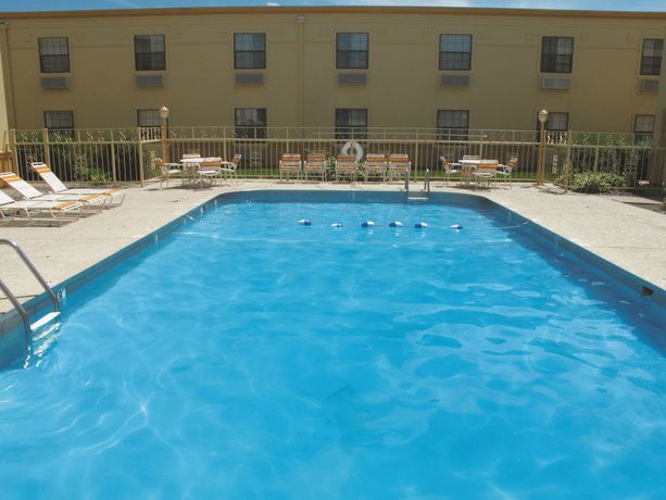 Imagen de la piscina del Hotel La Quinta Inn By Wyndham Moline Airport. Foto 9