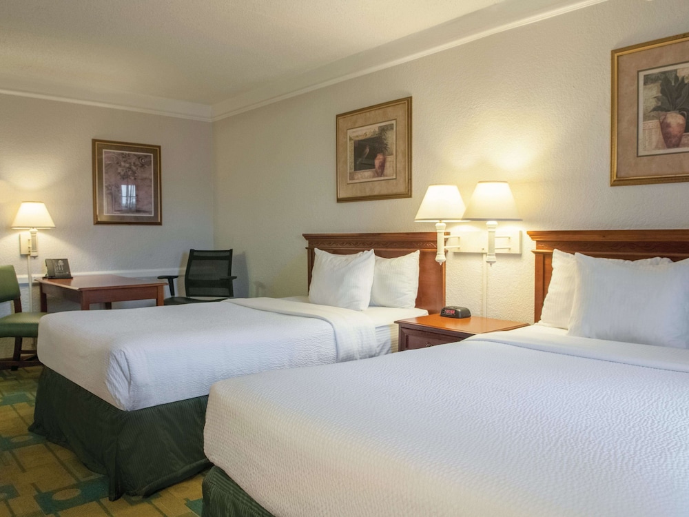 Imagen de la habitación del Hotel La Quinta Inn By Wyndham New Orleans Veterans / Metairie. Foto 2