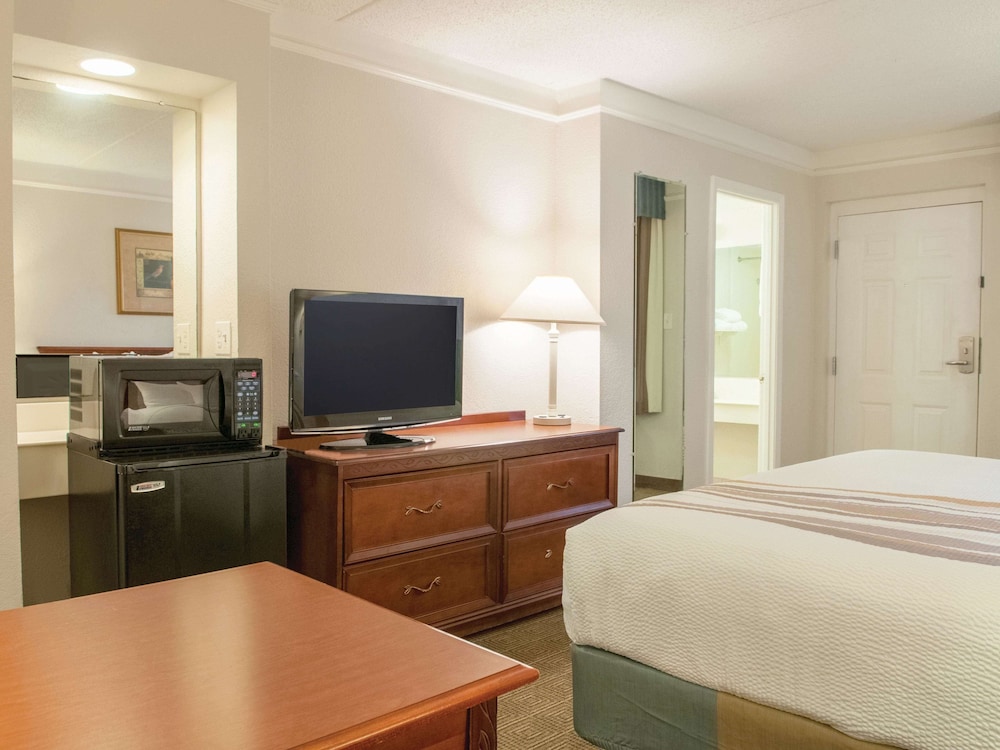 Imagen de la habitación del Hotel La Quinta Inn By Wyndham New Orleans Veterans / Metairie. Foto 5