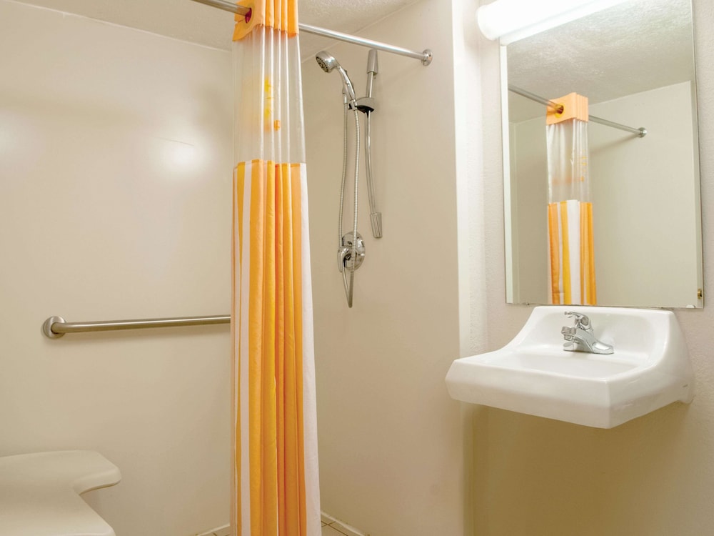 Imagen de la habitación del Hotel La Quinta Inn By Wyndham New Orleans Veterans / Metairie. Foto 18