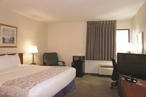 Imagen de la habitación del Hotel La Quinta Inn By Wyndham Omaha Southwest. Foto 4