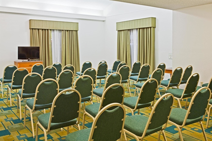 Imagen de los interiores del Hotel La Quinta Inn By Wyndham Orlando Airport West. Foto 13