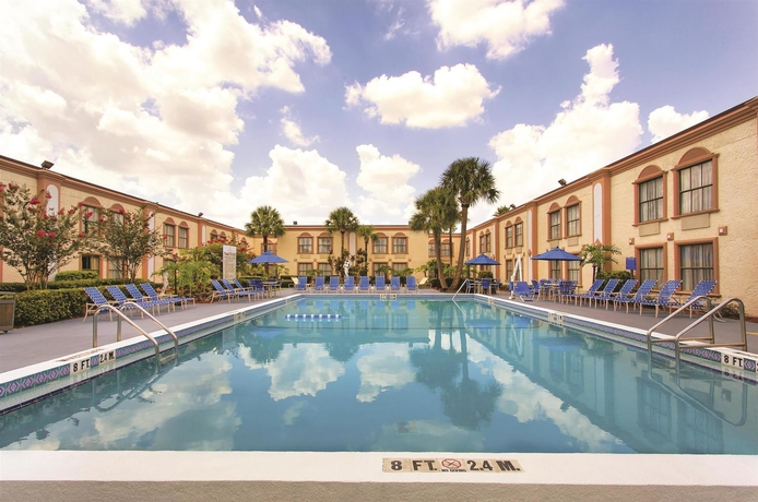 Imagen de la piscina del Hotel La Quinta Inn By Wyndham Orlando International Drive North. Foto 13