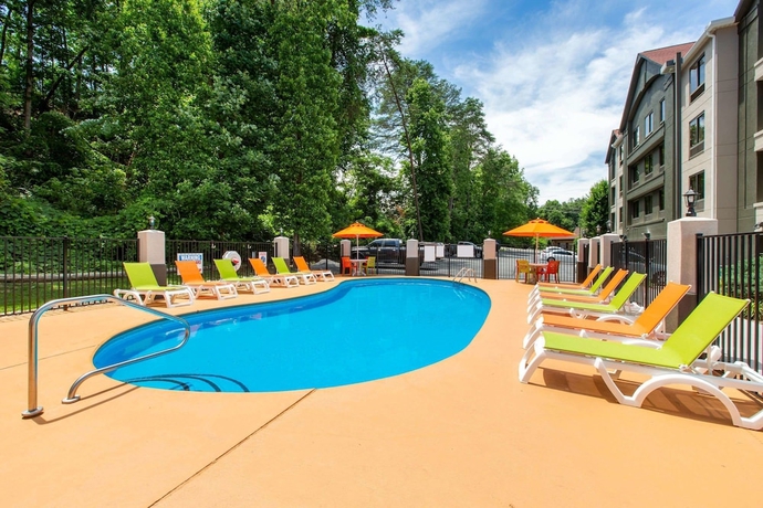 Imagen de la piscina del Hotel La Quinta Inn By Wyndham Pigeon Forge-dollywood. Foto 19