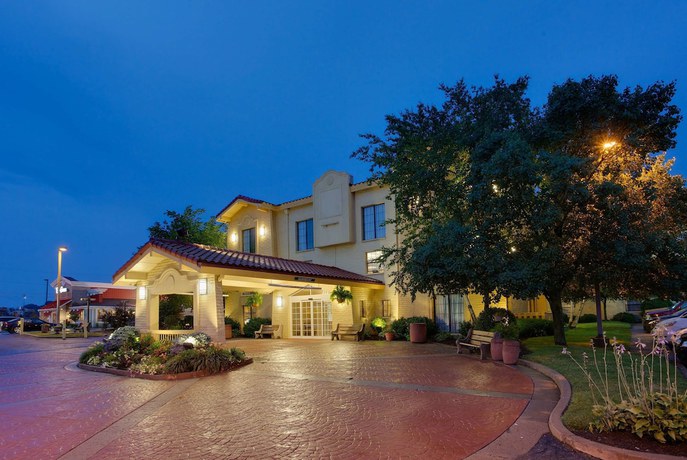 Imagen general del Hotel La Quinta Inn By Wyndham Pittsburgh Airport. Foto 1