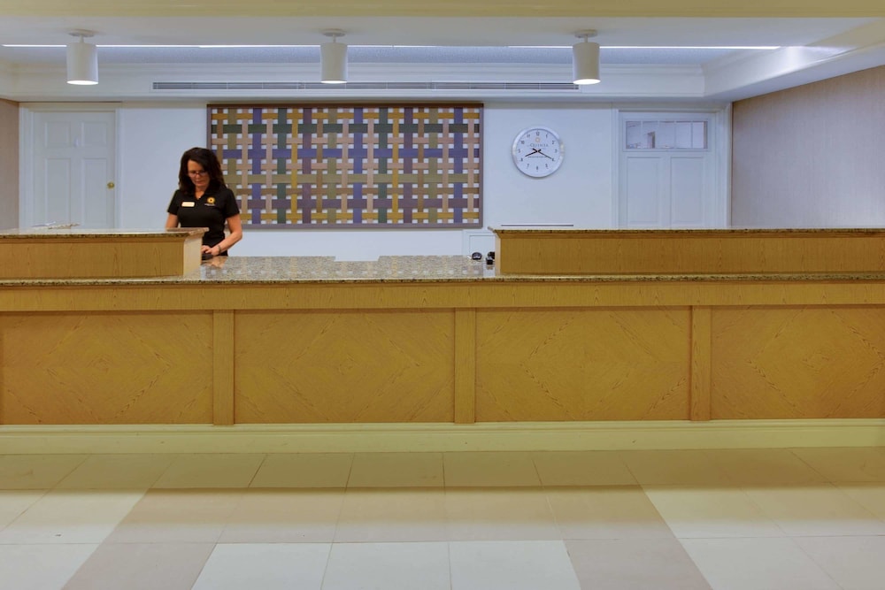 Imagen de los interiores del Hotel La Quinta Inn By Wyndham Pittsburgh Airport. Foto 17