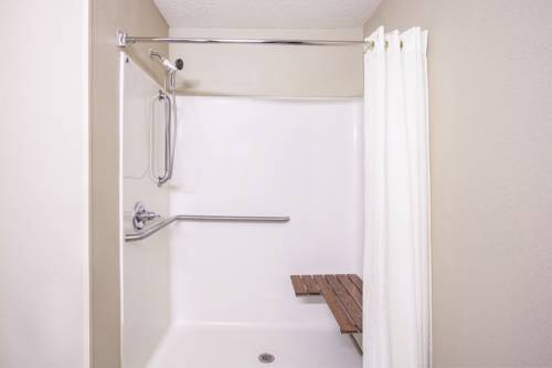 Imagen de la habitación del Hotel La Quinta Inn By Wyndham Richmond South. Foto 2