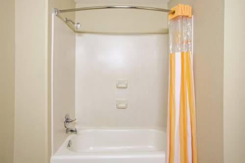 Imagen de la habitación del Hotel La Quinta Inn By Wyndham Richmond South. Foto 9