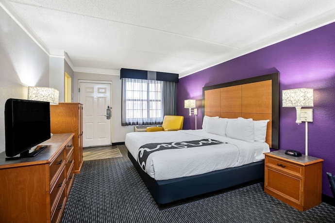 Imagen de la habitación del Hotel La Quinta Inn By Wyndham Sacramento North. Foto 9