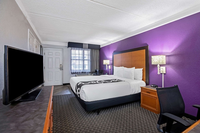 Imagen de la habitación del Hotel La Quinta Inn By Wyndham Sacramento North. Foto 11