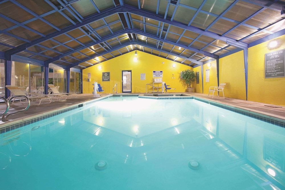 Imagen de la piscina del Hotel La Quinta Inn By Wyndham Salt Lake City Midvale. Foto 19