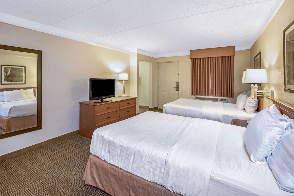 Imagen de la habitación del Hotel La Quinta Inn By Wyndham San Antonio I-35 N At Rittiman Rd. Foto 11