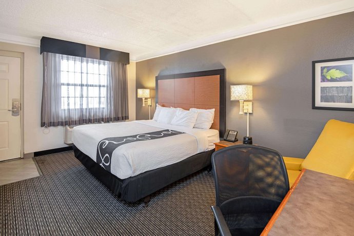 Imagen de la habitación del Hotel La Quinta Inn By Wyndham San Antonio I-35 N At Toepperwein. Foto 10