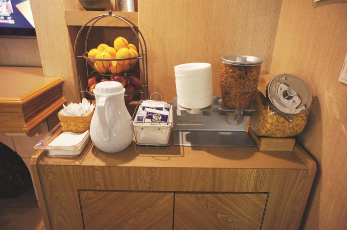 Imagen del bar/restaurante del Hotel La Quinta Inn By Wyndham San Antonio Market Square. Foto 4