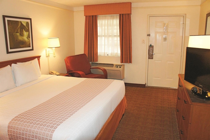 Imagen de la habitación del Hotel La Quinta Inn By Wyndham San Antonio Market Square. Foto 10