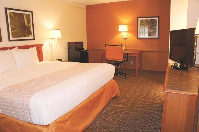 Imagen de la habitación del Hotel La Quinta Inn By Wyndham San Antonio Market Square. Foto 12