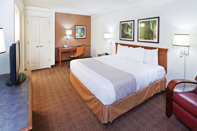 Imagen de la habitación del Hotel La Quinta Inn By Wyndham San Antonio Market Square. Foto 14