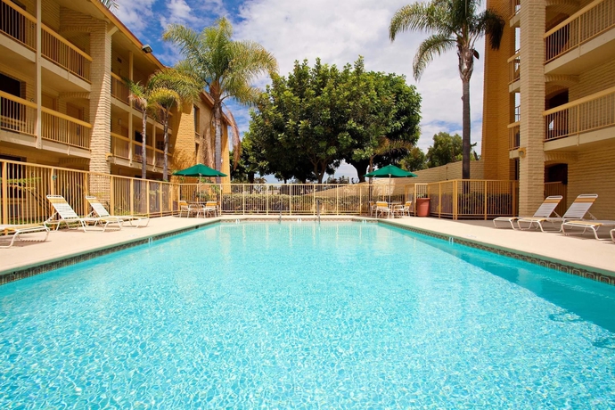 Imagen de la piscina del Hotel La Quinta Inn By Wyndham San Diego Chula Vista. Foto 13