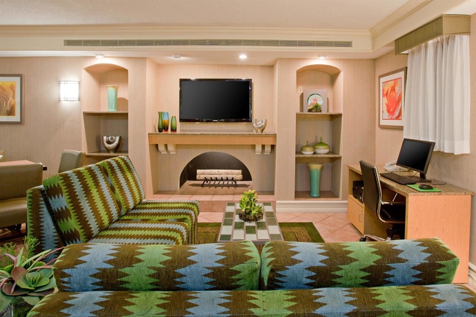 Imagen de los interiores del Hotel La Quinta Inn By Wyndham San Diego Chula Vista. Foto 10