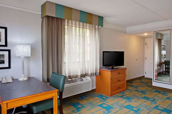 Imagen de la habitación del Hotel La Quinta Inn By Wyndham San Diego Chula Vista. Foto 5