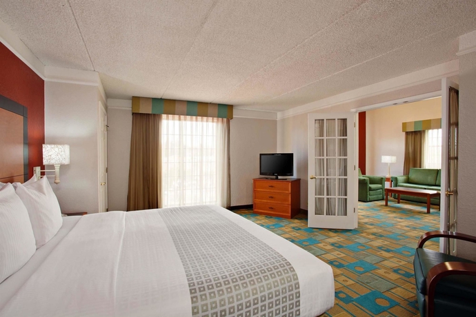 Imagen de la habitación del Hotel La Quinta Inn By Wyndham San Diego Chula Vista. Foto 8