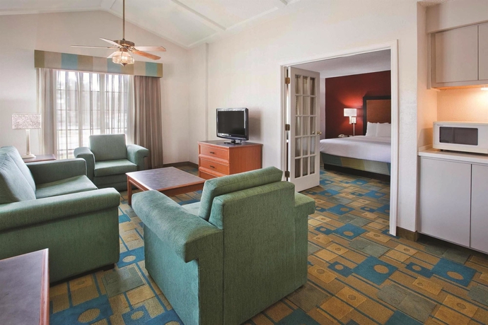 Imagen de la habitación del Hotel La Quinta Inn By Wyndham Savannah Midtown. Foto 9