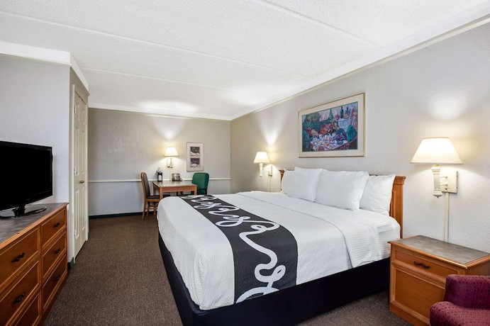 Imagen de la habitación del Hotel La Quinta Inn By Wyndham Stockton. Foto 3