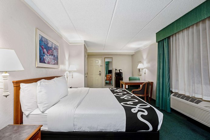 Imagen de la habitación del Hotel La Quinta Inn By Wyndham Stockton. Foto 5