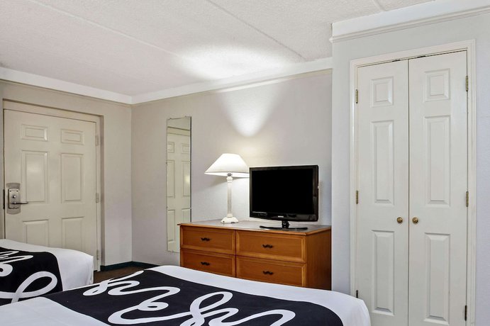 Imagen de la habitación del Hotel La Quinta Inn By Wyndham Stockton. Foto 10