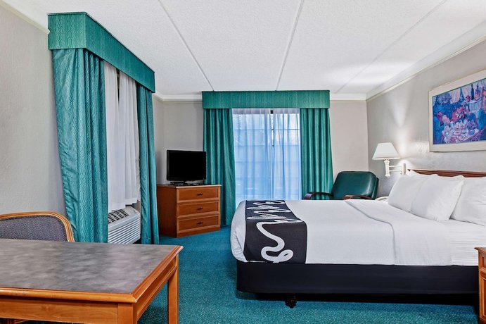 Imagen de la habitación del Hotel La Quinta Inn By Wyndham Stockton. Foto 18