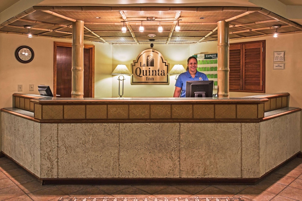 Imagen de los interiores del Hotel La Quinta Inn By Wyndham Tampa Near Busch Gardens. Foto 20