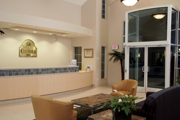 Imagen de los interiores del Hotel La Quinta Inn By Wyndham Vancouver Airport. Foto 12