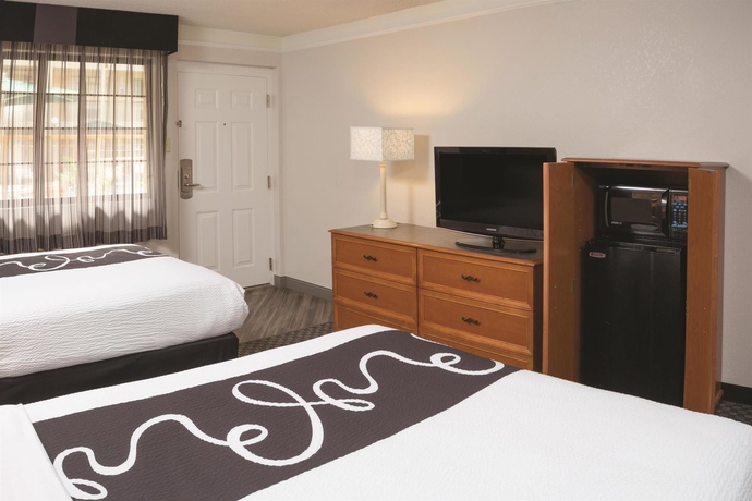 Imagen de la habitación del Hotel La Quinta Inn By Wyndham Ventura. Foto 11