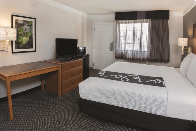 Imagen de la habitación del Hotel La Quinta Inn By Wyndham Ventura. Foto 13