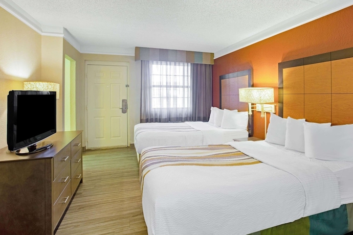 Imagen de la habitación del Hotel La Quinta Inn By Wyndham Victoria. Foto 10