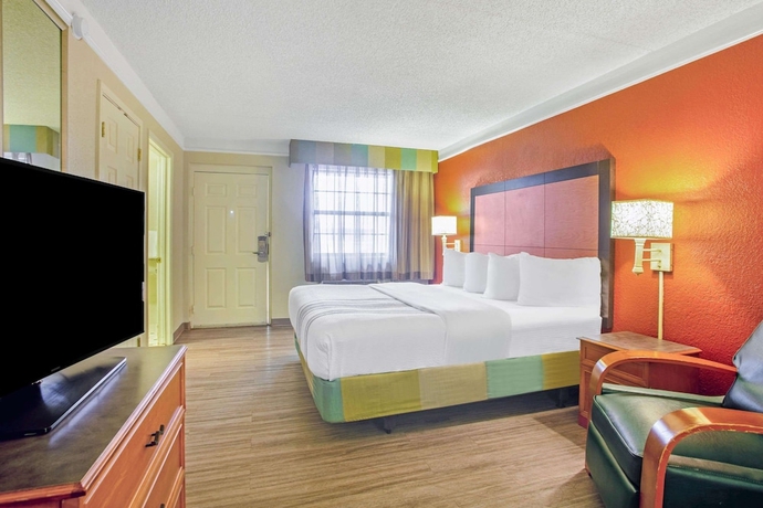 Imagen de la habitación del Hotel La Quinta Inn By Wyndham Victoria. Foto 11