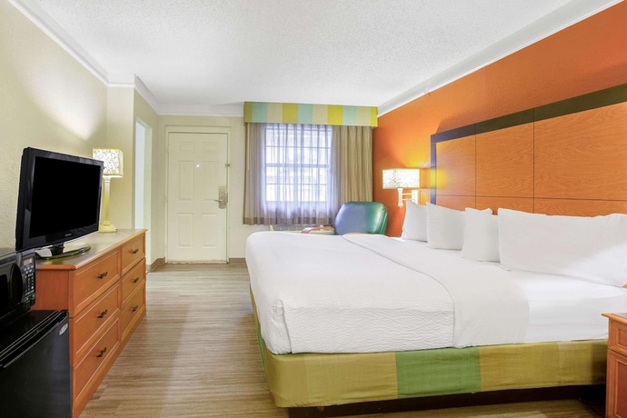 Imagen de la habitación del Hotel La Quinta Inn By Wyndham Victoria. Foto 12