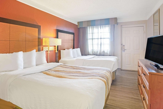 Imagen de la habitación del Hotel La Quinta Inn By Wyndham Victoria. Foto 14