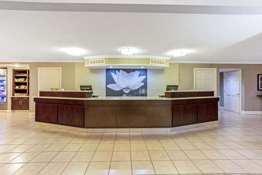 Imagen de los interiores del Hotel La Quinta Inn By Wyndham and Conference Center San Angelo. Foto 19