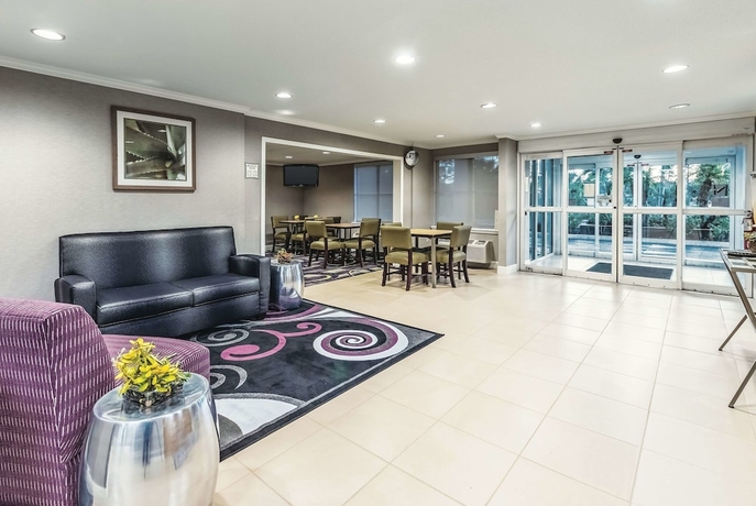 Imagen de los interiores del Hotel La Quinta Inn Naples Airport. Foto 16