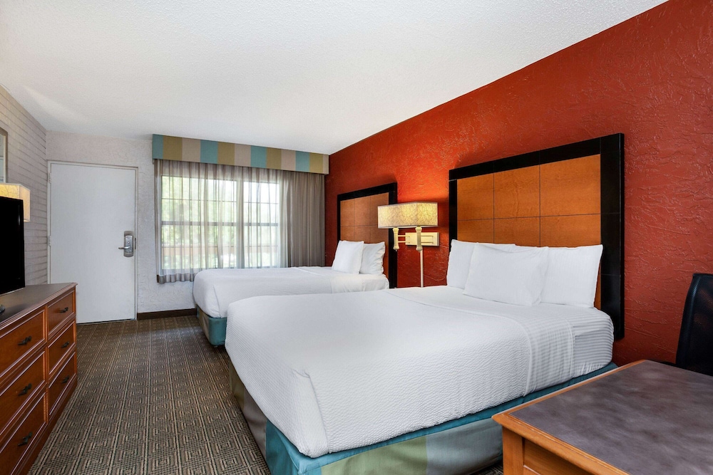 Imagen de la habitación del Hotel La Quinta Inn Tampa Airport Stadium Westshore. Foto 2