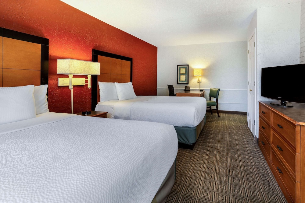 Imagen de la habitación del Hotel La Quinta Inn Tampa Airport Stadium Westshore. Foto 11