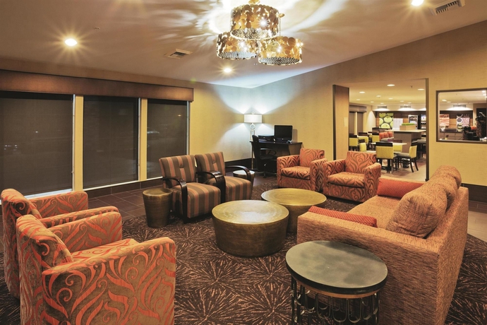 Imagen de los interiores del Hotel La Quinta Inn & Suites Las Vegas Tropicana. Foto 12