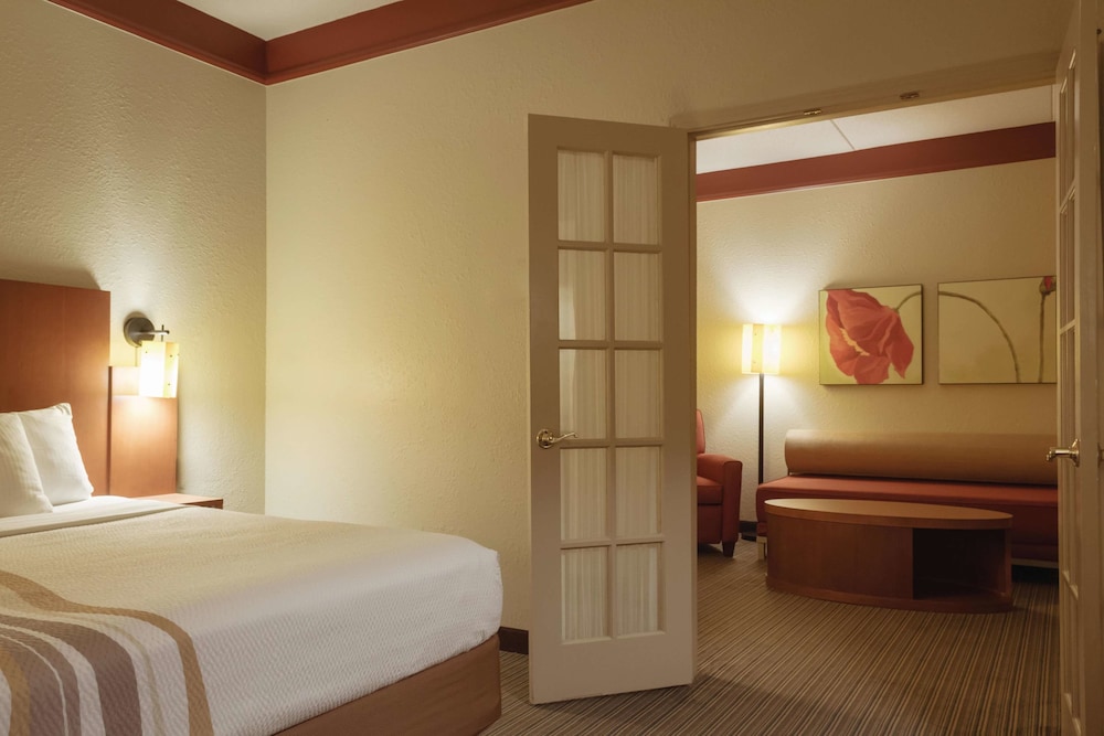 Imagen de la habitación del Hotel La Quinta Inn & Suites by Wyndham Atlanta Ballpark/Galleria. Foto 3