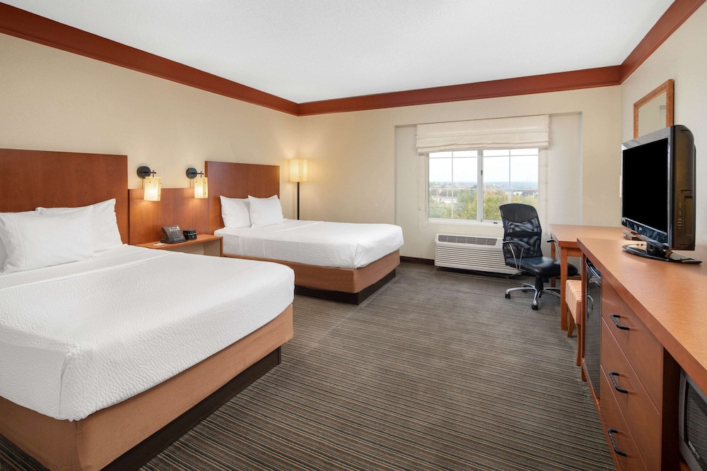 Imagen de la habitación del Hotel La Quinta Inn & Suites by Wyndham Atlanta Ballpark/Galleria. Foto 10
